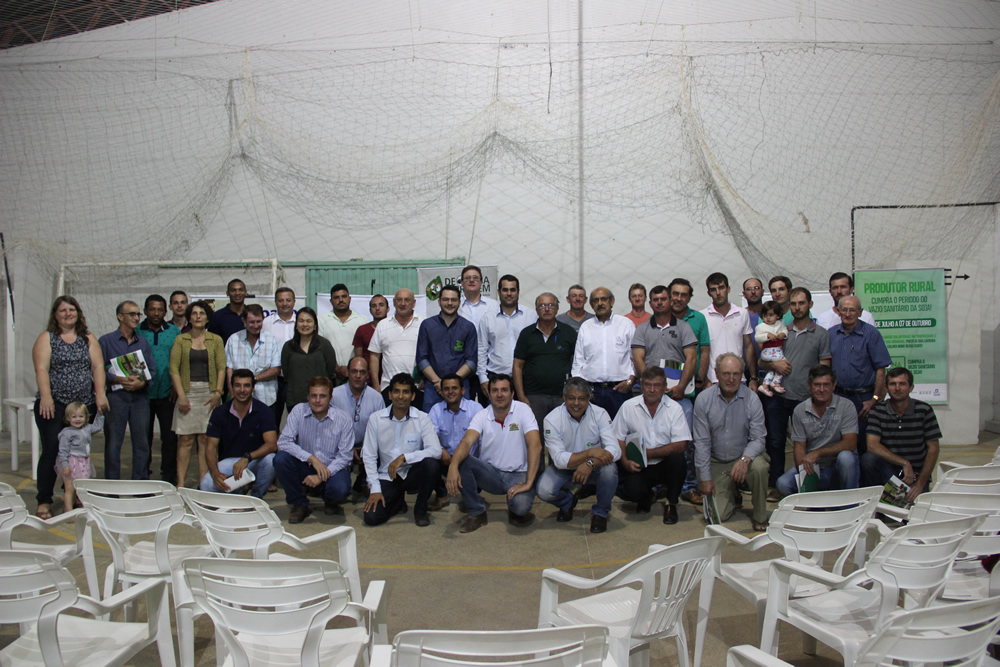 Comunidade agrícola de Cascudeiro recebe visita da Aiba e Abapa